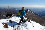 38 Dalla piccola croce di cima  Podona ci abbassiamo all'anticima con grande croce